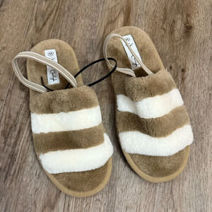 New Jessica Carlyle Faux Fur Slippers